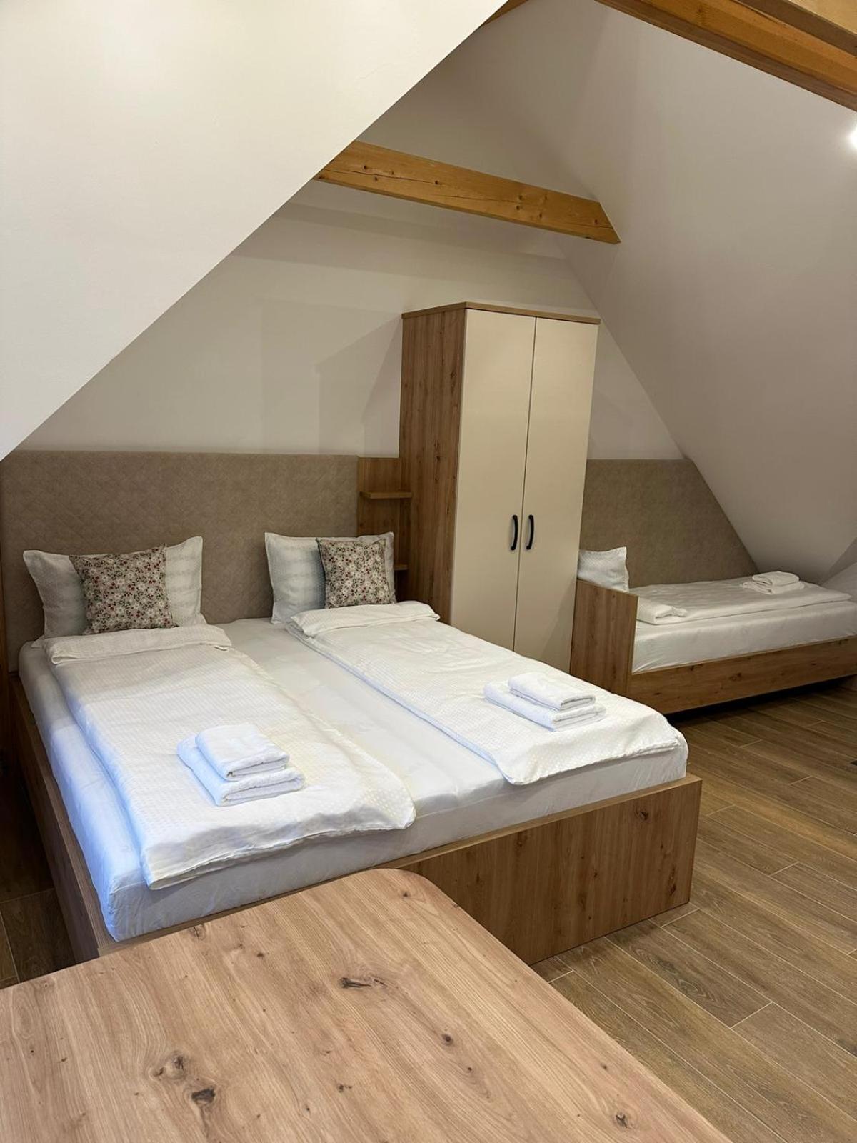 Apartments Viktor Rateče Szoba fotó